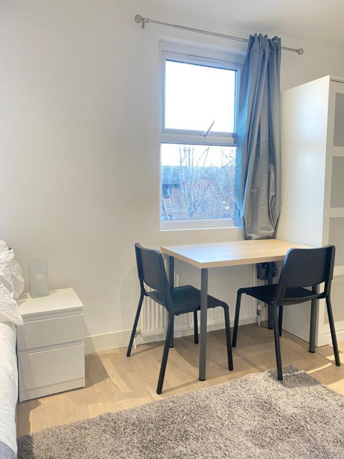 Cozy En-Suite Near Stratford London Bagian luar foto
